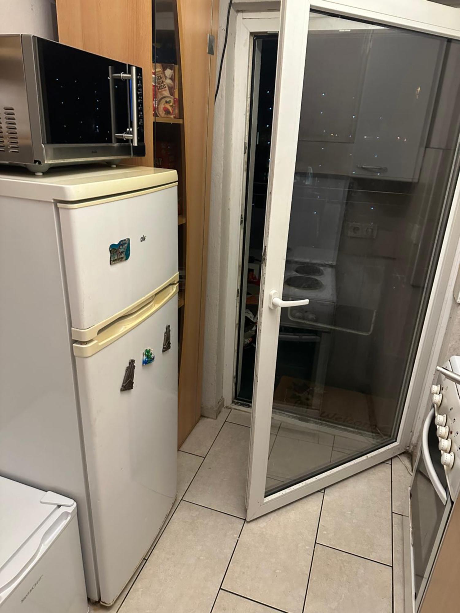 Schoenes Zimmer In Bahnhofsnaehe In Einer Wohnung Mit Grosser Terrasse Giessen Exterior photo